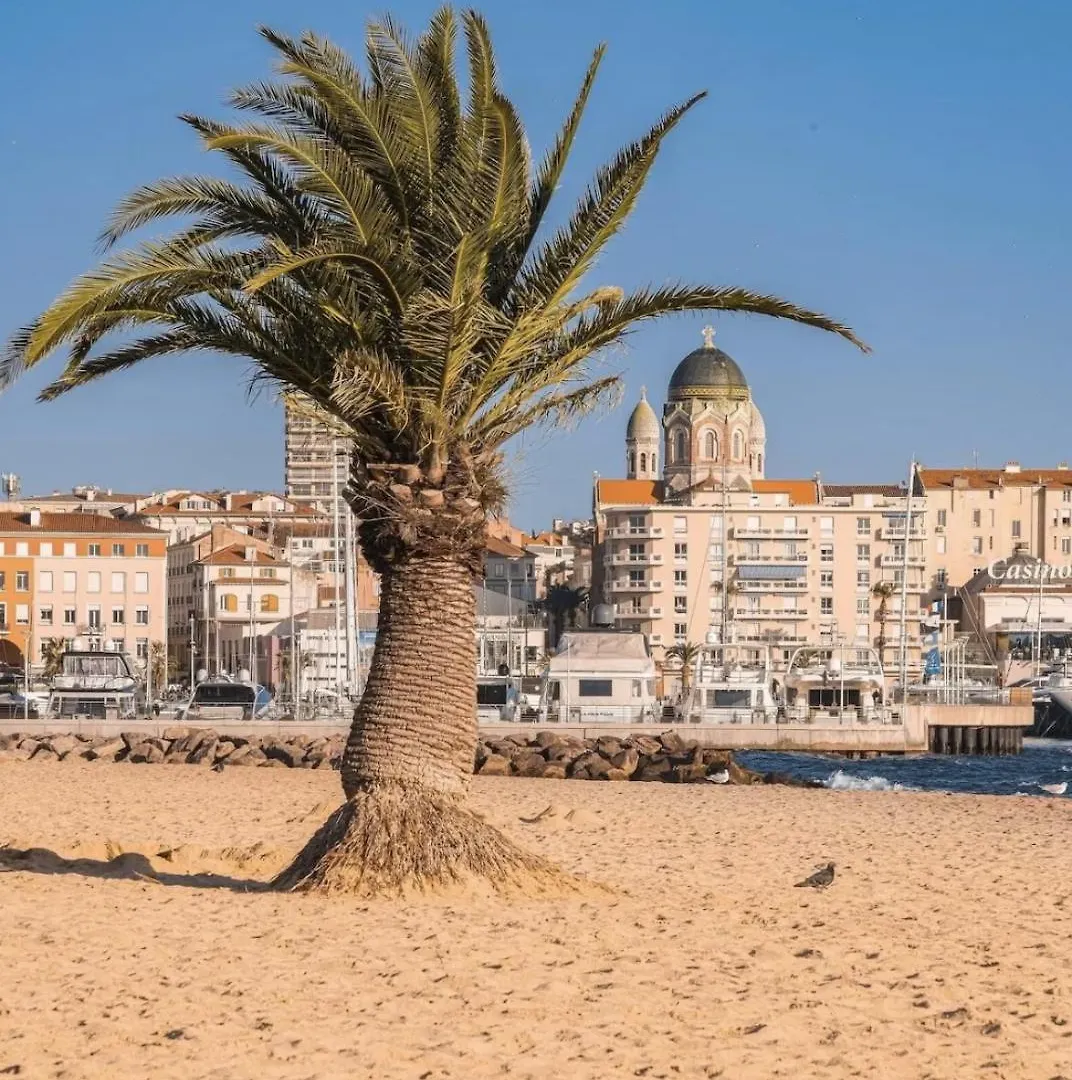 Charmant Studio Avec Terrasse, Front De Mer Et Proche Du Centre Saint-Raphael  France