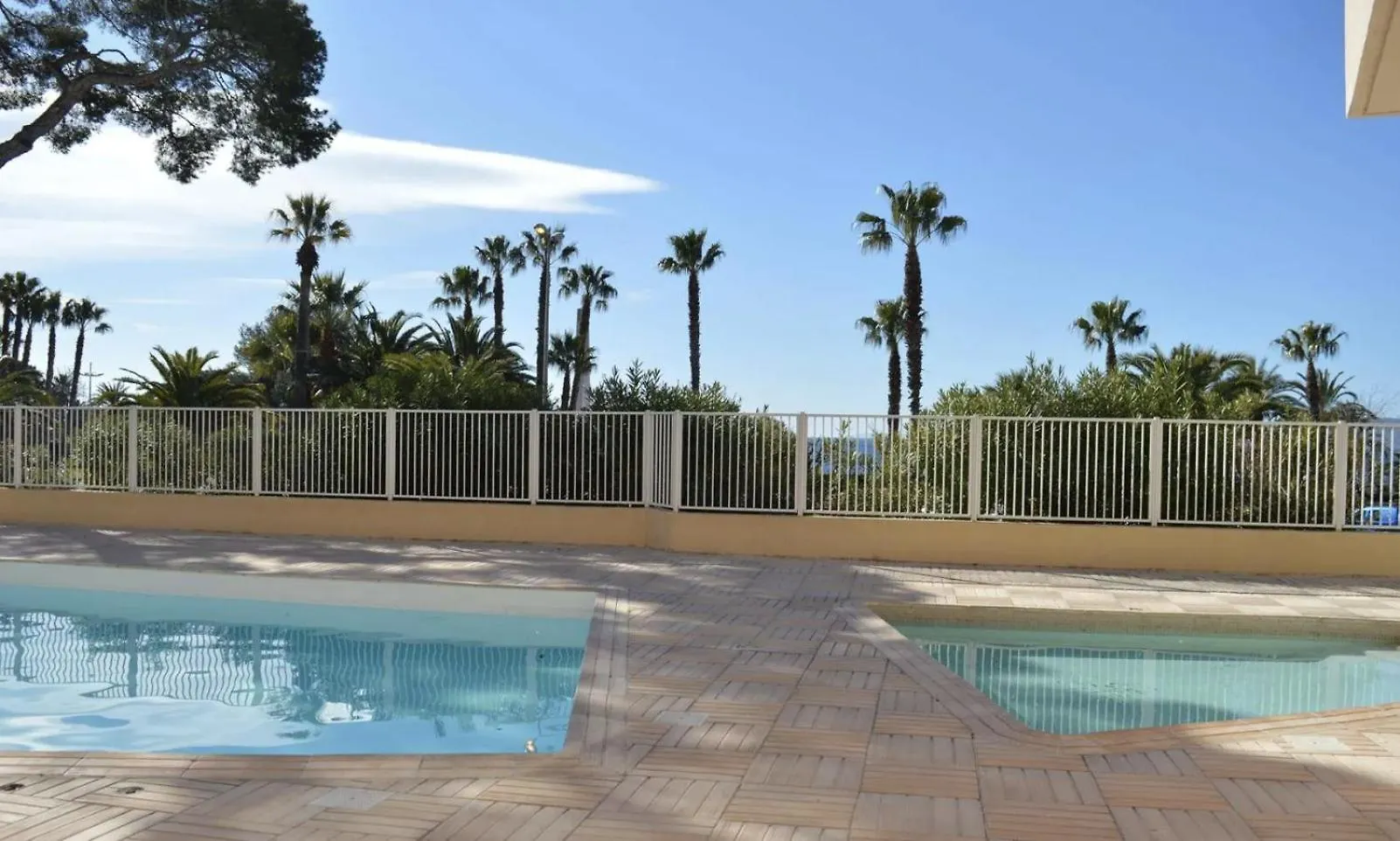 Charmant Studio Avec Terrasse, Front De Mer Et Proche Du Centre Saint-Raphaël Apartament